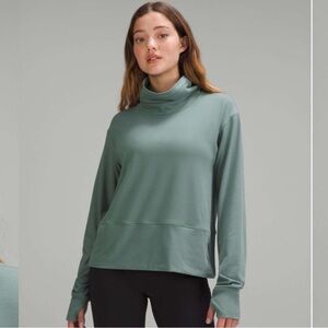 Lululemon ready to Rulu pullover sweatshirt turtleneck mockneck size size 6